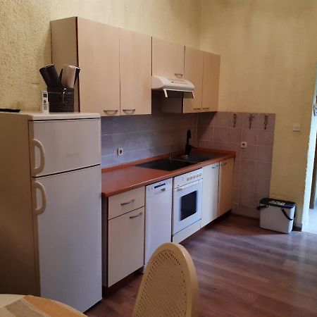 Apartment Margareta By El-Pi Tours Njivice Kültér fotó